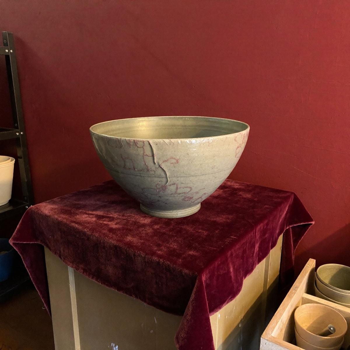 A glazed stoneware bowl.